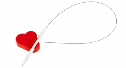 Długopis na druciku z podstawką w kształcie serca
